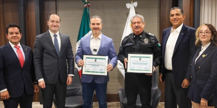 Reciben reconocimiento por estrategia de seguridad en Monterrey