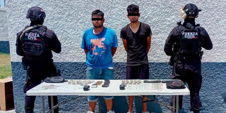 Caen dos con drogas en Zuazua