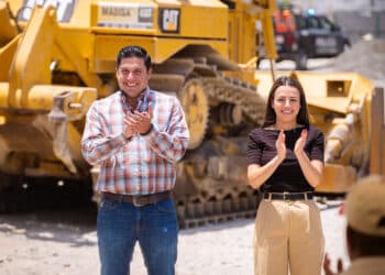 Inicia Salinas Victoria pavimentación en los Villarreales
