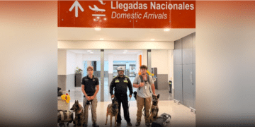 Rescatistas regresan tras apoyar a Venezuela