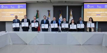 Santiago y UANL darán becas a estudiantes