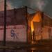 Evacuan a 45 personas por incendio en tarimera