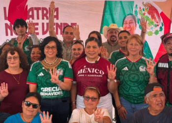 Se reúne Tatiana Clouthier con habitantes de Hualahuises