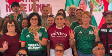 Se reúne Tatiana Clouthier con habitantes de Hualahuises