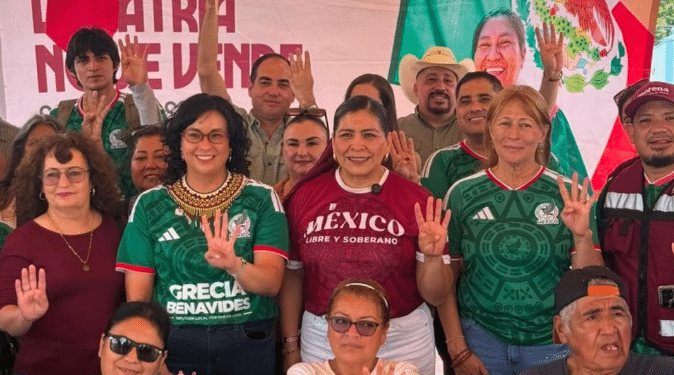 Se reúne Tatiana Clouthier con habitantes de Hualahuises