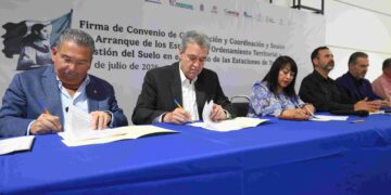 Firman convenio para estudios de desarrollo del Tren del Norte