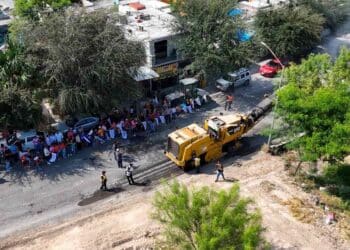 Arranca Salinas Victoria banquetas y recarpeteo