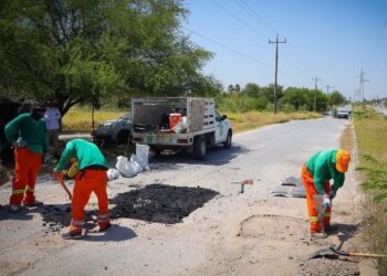 Llevan trabajos de mantenimiento urbano a Cerralvo
