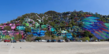 Restauran mural en el Cerro de la Campana