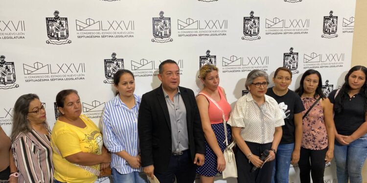 Piden analizar licencia a alcalde de Escobedo