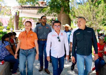 Llevan programas y apoyos sociales al sur de Nuevo León