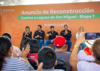 Anuncia Samuel reconstrucción de carretera a Laguna de San Miguel en El Carmen