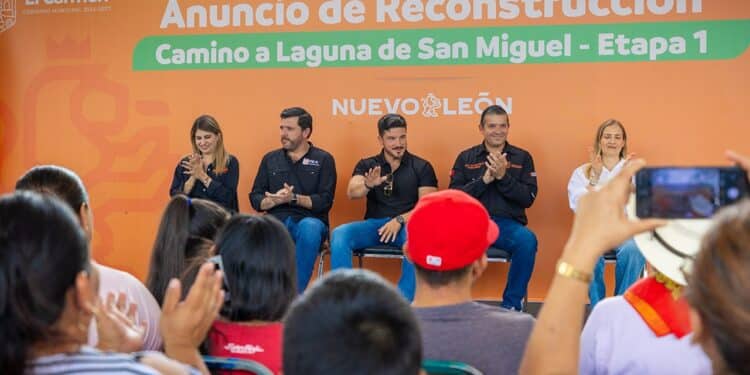 Anuncia Samuel reconstrucción de carretera a Laguna de San Miguel en El Carmen
