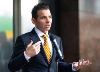 Miguel Flores invita a dialogar el presupuesto