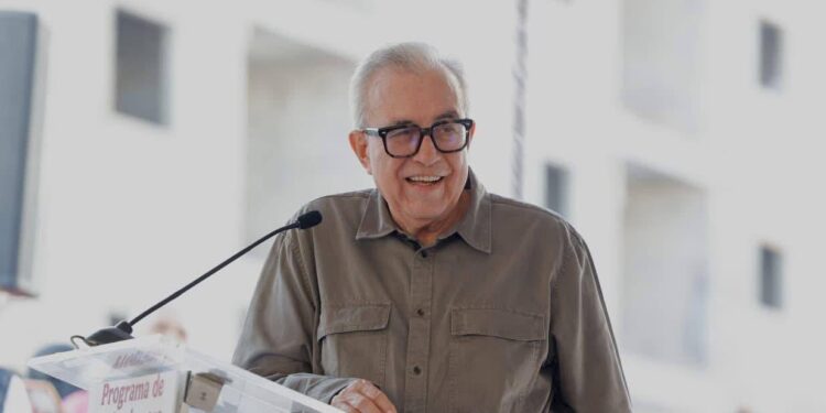 Rocha Moya regresa como Gobernador de Sinaloa