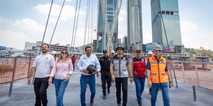 Presentan avances en nuevos puentes