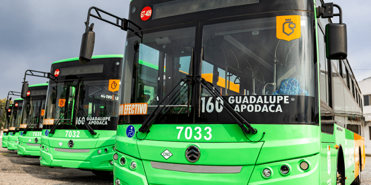 Entregan 25 nuevos camiones para la Ruta 160