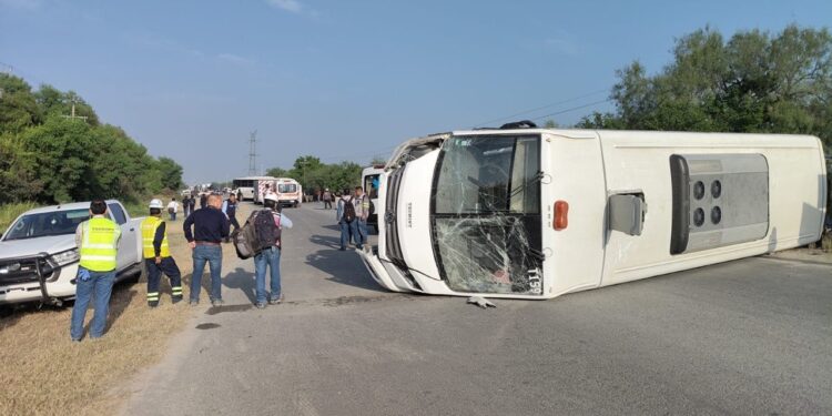 Accidente en Pesquería deja tres fallecidos