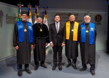 Entrega UANL doctorado Honoris causa y medalla Alfonso Reyes.