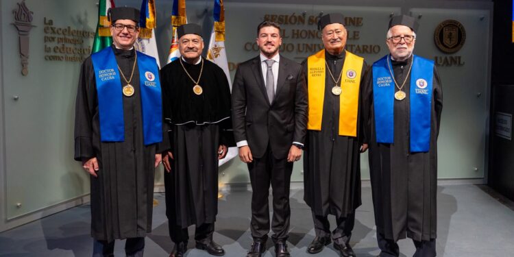 Entrega UANL doctorado Honoris causa y medalla Alfonso Reyes.