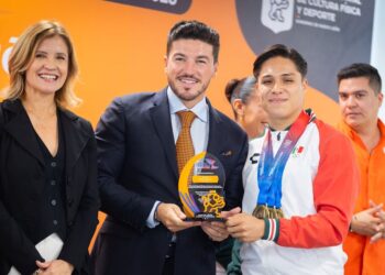 Reconocen a medallistas de Juegos Centroamericanos y del Caribe