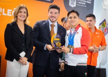 Reconocen a medallistas de Juegos Centroamericanos y del Caribe