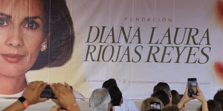 Conmemoran un año de Fundación Diana Laura