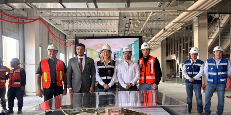 Supervisa Gobernador construcción de Hospital Infantil