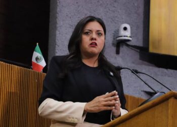 Proponen que padres ausentes no reciban apoyo de hijos en la vejez