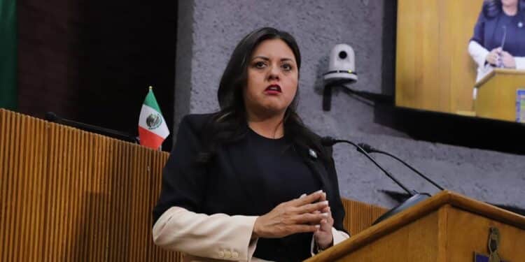 Proponen que padres ausentes no reciban apoyo de hijos en la vejez