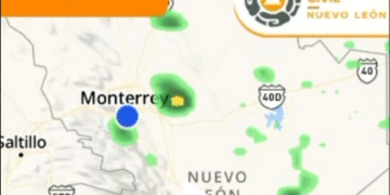 Dejan lluvias afectaciones en postes y árboles.