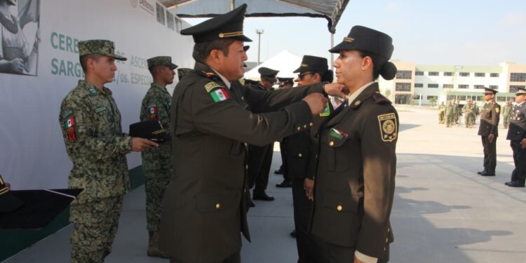 Otorgan ascensos a militares