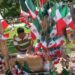 Venden artículos patrios, alistan festejos