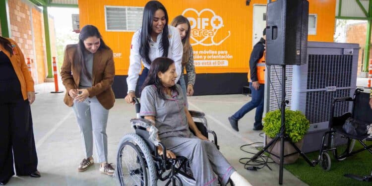 Ale Morales otorga 4 mil 881 servicios con DIF + CERCA
