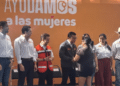 Entregan apoyos a mujeres de Apodaca