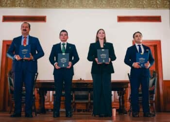Conmemoran aniversario de Nueva Constitución de NL