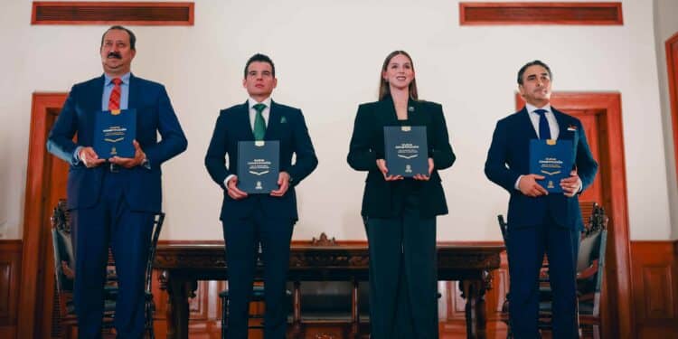 Conmemoran aniversario de Nueva Constitución de NL