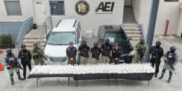 Detienen a tres con 135 kilos de cristal
