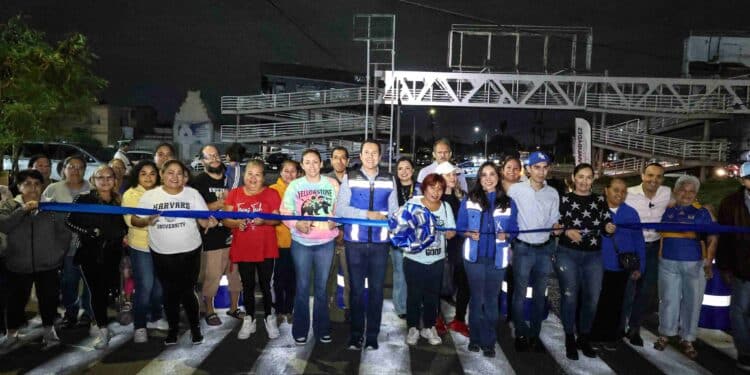Entregan rehabilitación de avenida Rómulo Garza
