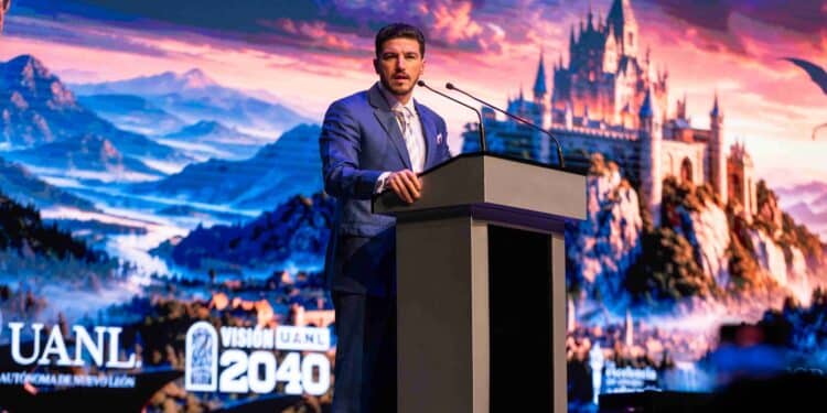 Pide Samuel a jóvenes seguir sus metas