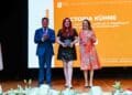 Premia Gobernador talento turístico