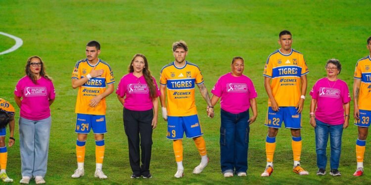 Reconoce Tigres a sobrevivientes de cáncer de mama